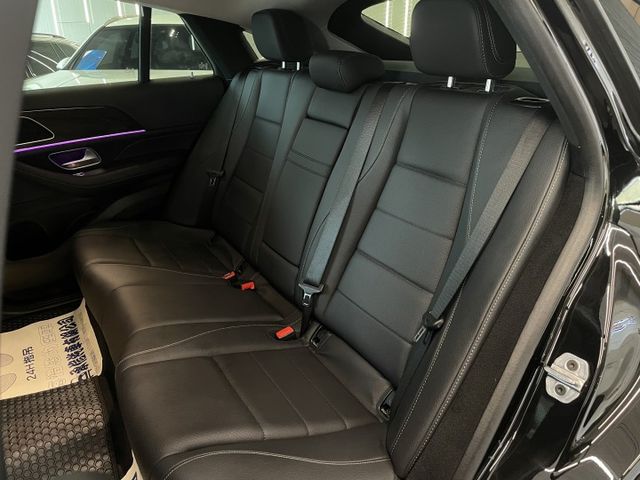 總代理/市場稀有車款/AMG套件/P20駕駛輔助/環景/陡坡緩降/雙前電動記憶加熱椅/電尾門/全景天窗/原廠保固  第7張相片