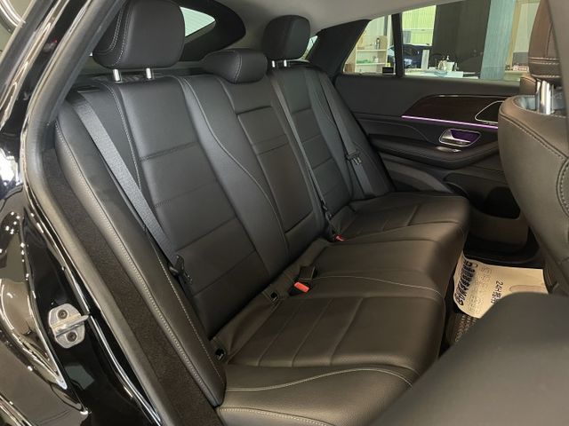 總代理/市場稀有車款/AMG套件/P20駕駛輔助/環景/陡坡緩降/雙前電動記憶加熱椅/電尾門/全景天窗/原廠保固  第9張相片