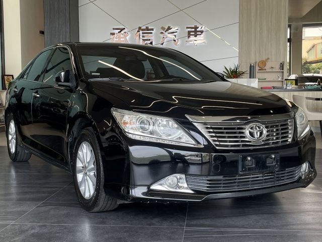 2.0版/倒車顯影/雙區恆溫空調/方向盤快控/後座出風口/摸門/HID頭燈  第1張相片
