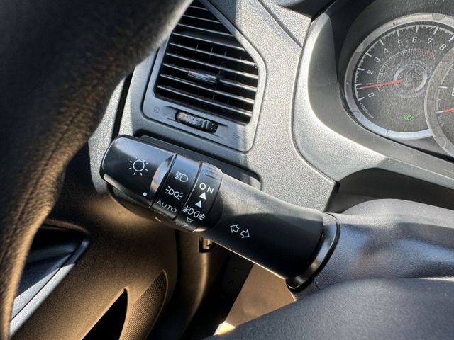 精緻型/定速/倒車雷達/15吋鋁圈/認證車  第8張相片