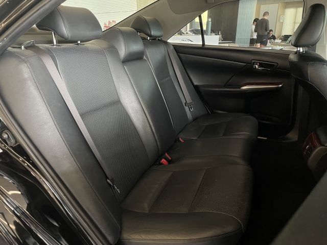2.0版/倒車顯影/雙區恆溫空調/方向盤快控/後座出風口/摸門/HID頭燈  第9張相片