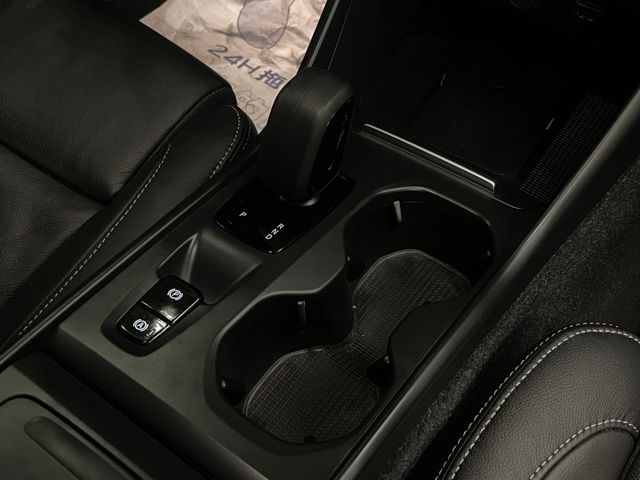 一年僅跑5700/ACC/車偏/盲點/環景/雙前電動椅(駕駛記憶)/電尾門/摸門/全景天窗/HK音響/CarPlay  第15張相片