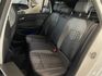 R-LINE/ACC/車偏/盲點/自動停車/倒車顯影/換檔撥片/電尾門/全景天窗/氣氛燈/三區恆溫空調/摸門  第7張縮圖
