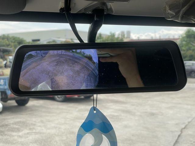 僅跑6萬6千公里/框式/昇降尾門/後視鏡倒車顯影/衛星導航/安卓機  第10張相片