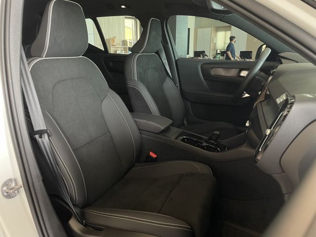 單馬達/ACC/車偏警示/倒車顯影/盲點/雙前電動椅(駕駛記憶)/電尾門/全景天窗/CarPlay  第8張相片