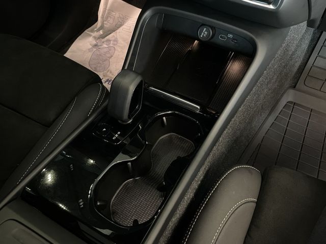 單馬達/ACC/車偏警示/倒車顯影/盲點/雙前電動椅(駕駛記憶)/電尾門/全景天窗/CarPlay  第15張相片
