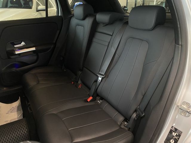 GLA200/雙前電動記憶座椅/換檔撥片/倒車顯影/23P駕駛輔助/電尾門/Carplay  第12張相片