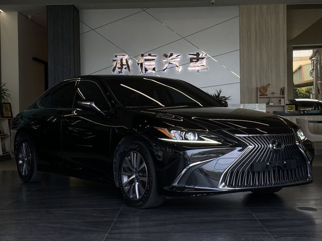 200豪華版/雙前電動加熱椅/ACC/倒車顯影/換檔撥片/天窗  第1張相片