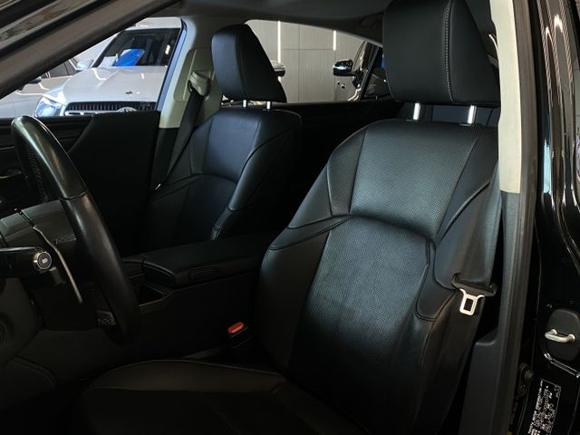 200豪華版/雙前電動加熱椅/ACC/倒車顯影/換檔撥片/天窗  第10張相片