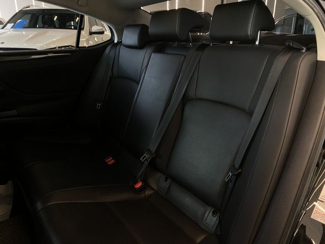 200豪華版/雙前電動加熱椅/ACC/倒車顯影/換檔撥片/天窗  第12張相片