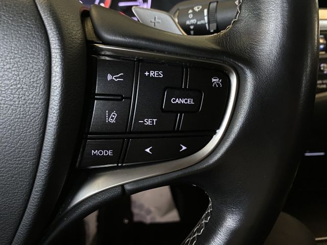 200豪華版/雙前電動加熱椅/ACC/倒車顯影/換檔撥片/天窗  第16張相片