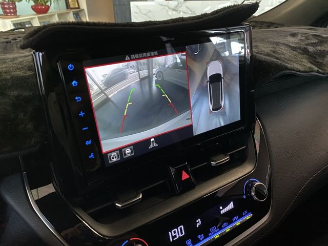 Corolla Cross 1.8 GR Sport/ 360環景/Carplay/ACC/雙前通風座椅/抬頭顯示器  第14張相片
