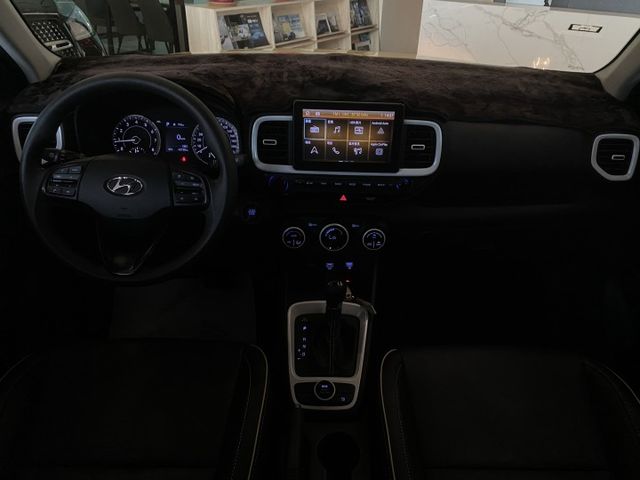 GLC稀有布丁黃/I-KEY/定速/倒車顯影/Carplay  第10張相片