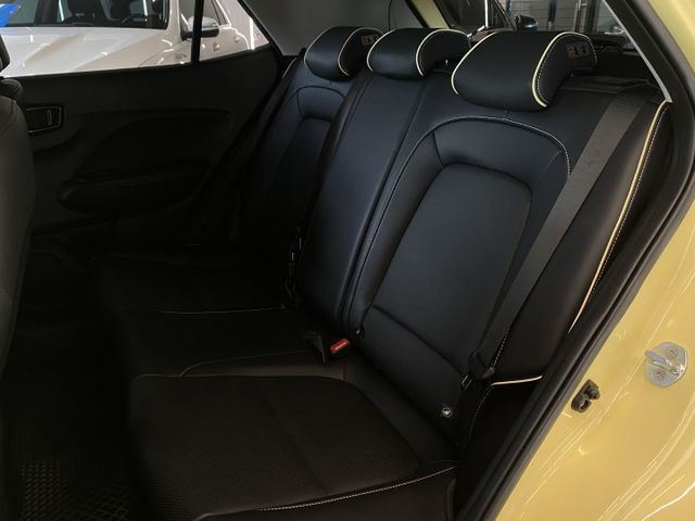 GLC稀有布丁黃/I-KEY/定速/倒車顯影/Carplay  第13張相片