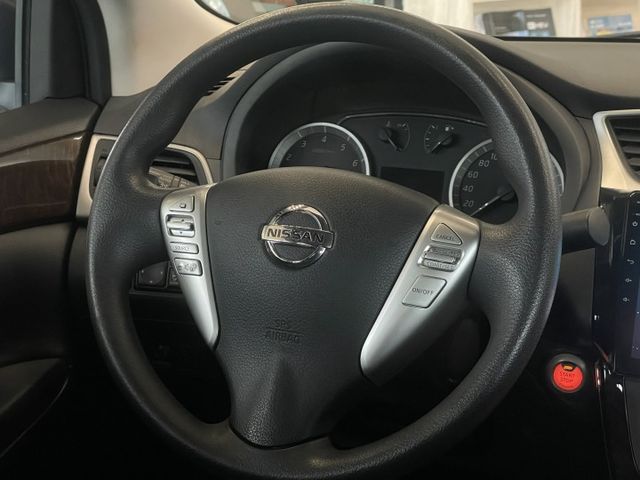 定速/倒車顯影/方向盤快控/安卓機/分區恆溫空調/摸門/一鍵啟動/日行燈  第14張相片