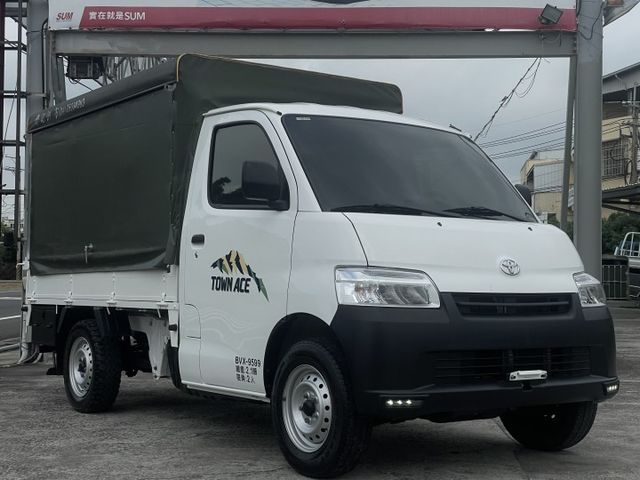 8呎木床/昇降尾門/蓬布/循跡防滑/胎壓偵測/後視鏡型倒車顯影/原廠保固  第1張相片