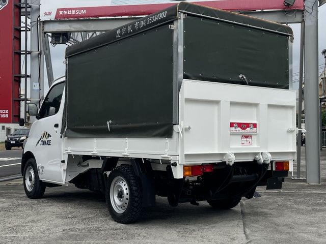 8呎木床/昇降尾門/蓬布/循跡防滑/胎壓偵測/後視鏡型倒車顯影/原廠保固  第4張相片