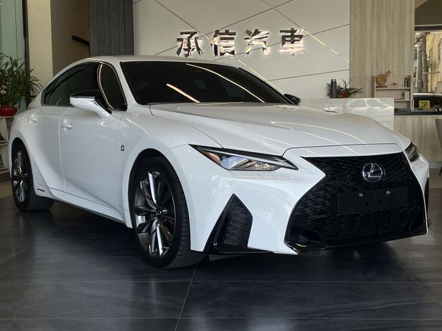 F Sport/ACC/車偏警示/盲點/倒車顯影/換檔撥片/雙前電動加熱跑車椅/模式切換  第1張相片