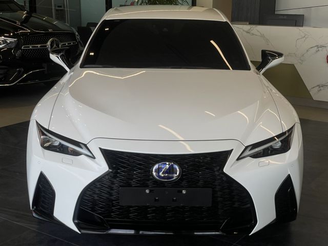 F Sport/ACC/車偏警示/盲點/倒車顯影/換檔撥片/雙前電動加熱跑車椅/模式切換  第2張相片