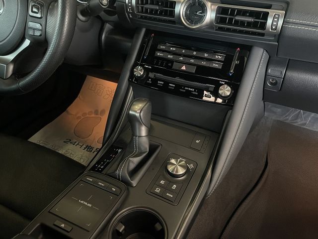 F Sport/ACC/車偏警示/盲點/倒車顯影/換檔撥片/雙前電動加熱跑車椅/模式切換  第15張相片