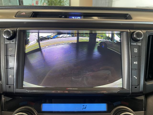 一年僅跑8100/2.0 E-HI版/定速/摸門/倒車顯影/胎壓監測/駕駛電動椅/電動後視鏡/分區恆溫  第16張相片