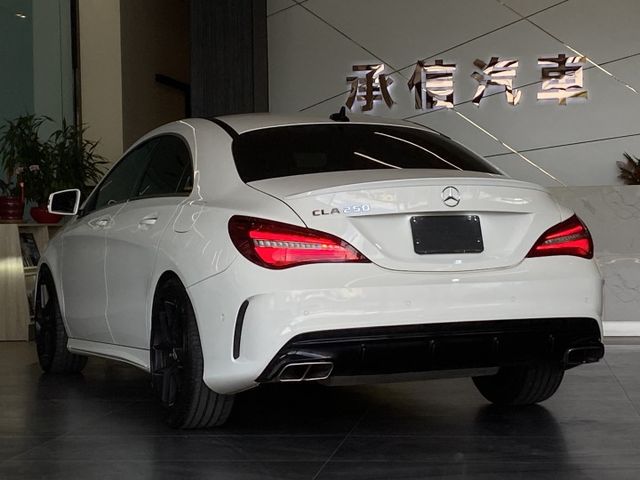 一年僅跑7500/定速/倒車顯影/Carplay/空力套件  第4張相片
