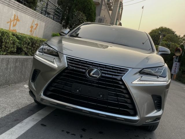 保證實車實價。/ 免鑰匙啟動 / 盲點偵測 / 車道偏移 / 數位電視 / 導航 / 倒車顯影  第2張相片