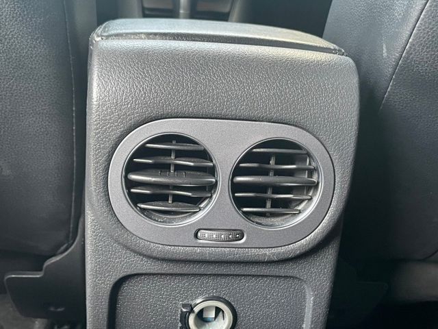 保證實車實價。/ 2.0 TSI / 後座出風口 / 倒車顯影  第6張相片
