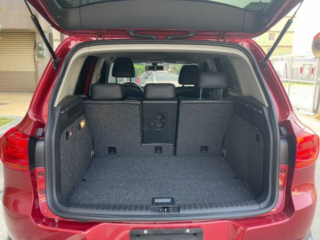 保證實車實價。/ 2.0 TSI / 後座出風口 / 倒車顯影  第13張相片