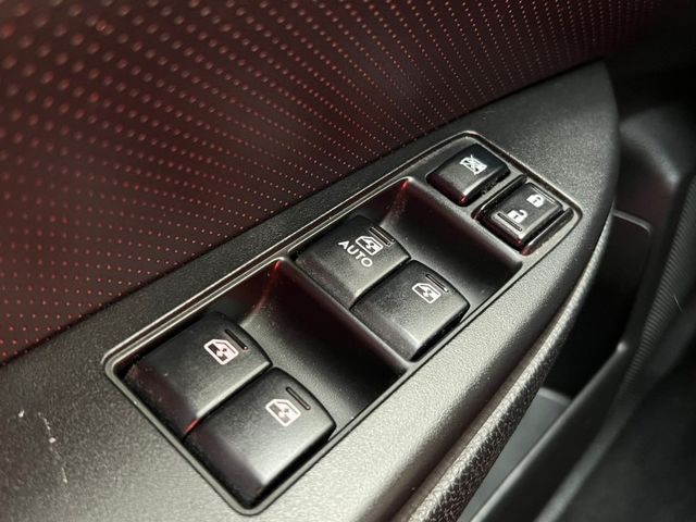 保證實車實價。/ 導航 / 倒車顯影 / 四輪驅動 / 天窗 / 電動椅調整  第12張相片