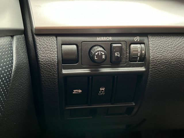 保證實車實價。/ 導航 / 倒車顯影 / 四輪驅動 / 天窗 / 電動椅調整  第13張相片