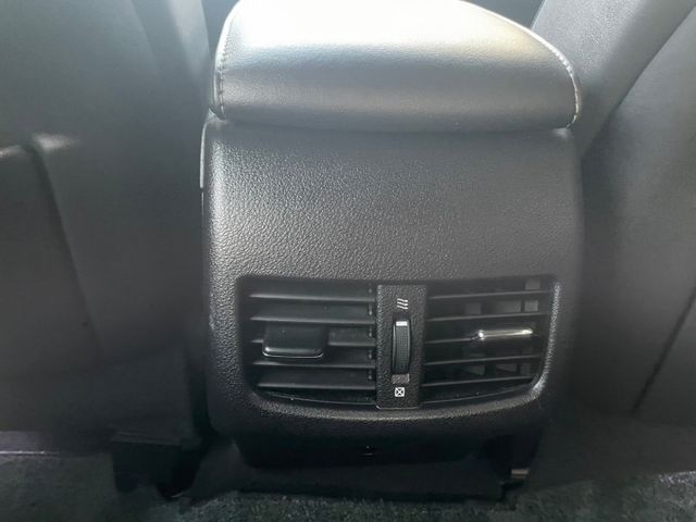 保證實車實價。/ 免鑰匙啟動 / 車道偏移警示 / 天窗 / 電動椅記憶調整  第11張相片