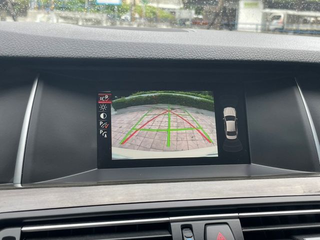 保證實車實價。/ F10 / 總代理 / HK音響 / 摸門解鎖 / 免鑰匙啟動 / 電動尾門  第9張相片