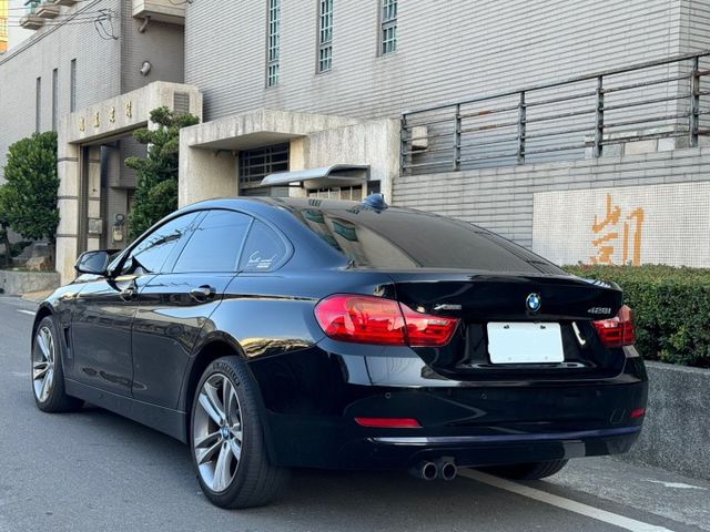保證實車實價 / 稀有紅內裝 / 電動尾門 / 雙前電動座椅 / 導航 / 倒車顯影  第17張相片