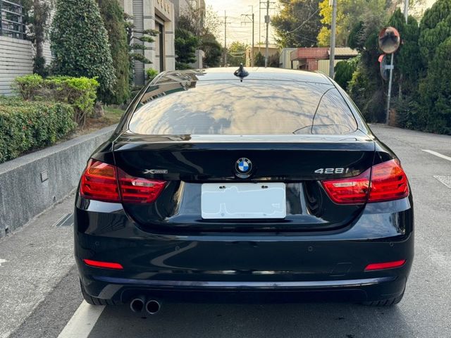 保證實車實價 / 稀有紅內裝 / 電動尾門 / 雙前電動座椅 / 導航 / 倒車顯影  第18張相片