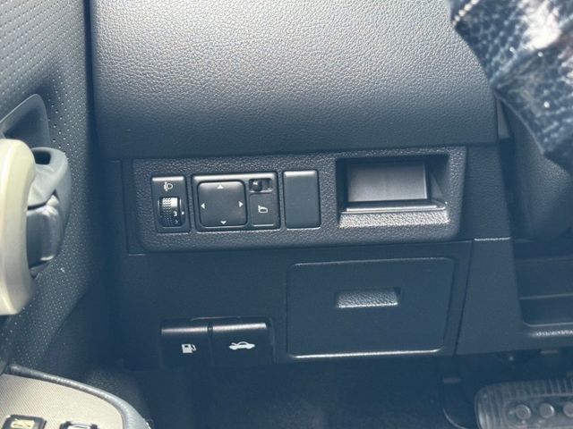 保證實車實價 / 1.8 5D / 導航 / 倒車顯影 / 恆溫空調  第5張相片