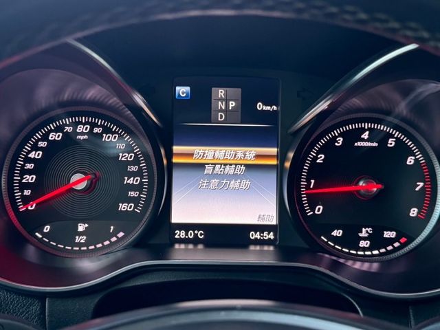 保證實車實價 / 免鑰匙啟動 / 摸門解鎖 / 盲點偵測 / 電動尾門 / 全景天窗  第10張相片