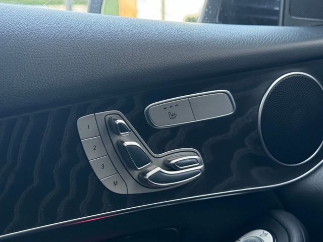 保證實車實價 / 免鑰匙啟動 / 摸門解鎖 / 盲點偵測 / 電動尾門 / 全景天窗  第13張相片