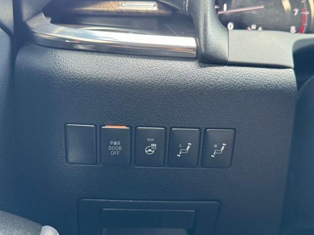 保證實車實價 / 3.5 汽油 / 陸地頭等艙 / 七人座商務車  第7張相片