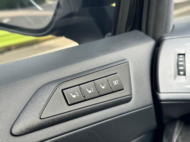 保證實車實價 / 3.5 汽油 / 陸地頭等艙 / 七人座商務車  第9張相片