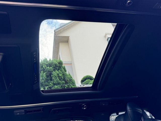 保證實車實價 / 3.5 汽油 / 陸地頭等艙 / 七人座商務車  第15張相片