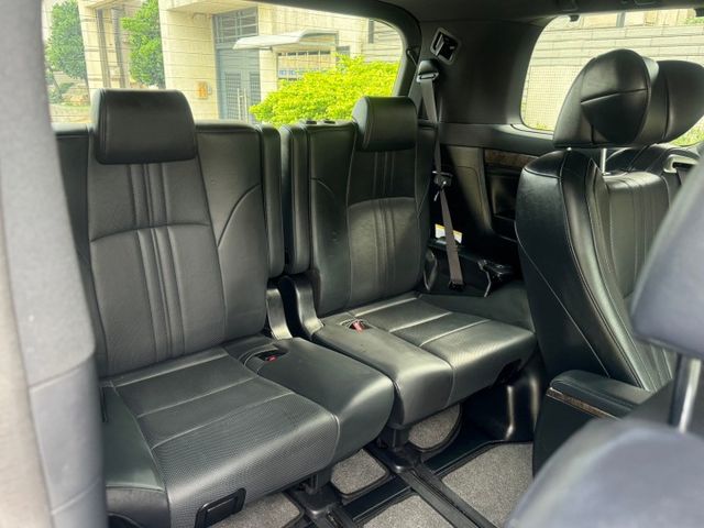 保證實車實價 / 3.5 汽油 / 陸地頭等艙 / 七人座商務車  第18張相片