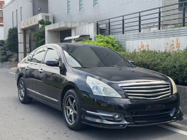 保證實車實價 / 免鑰匙啟動 / 後座出風口 / 駕駛座電動調整  第2張相片