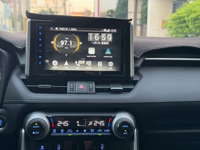 保證實車實價 / 2.0 旗艦 / 盲點偵測 / 車道偏移 / 抬頭顯示器 / 環景 / 電動尾門  第9張相片