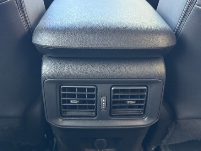 保證實車實價 / 2.0 豪華 / 車道偏移 / 定速 / 後座出風口  第7張相片