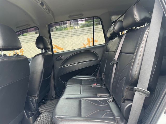 保證實車實價 / 盲點偵測 / 定速 / 後座出風口  第11張相片