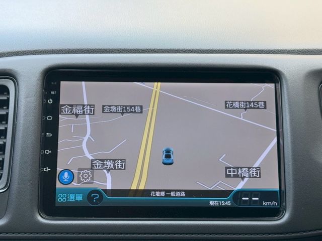 保證實車實價 / 免鑰匙啟動 / 換檔撥片 / 倒車顯影 / 導航 / 胎壓偵測  第9張相片