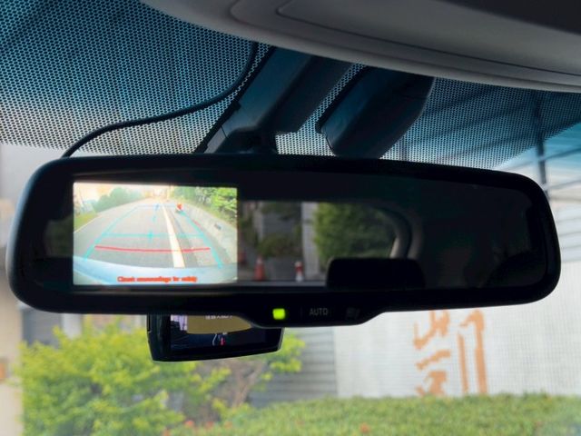 保證實車實價 / 免鑰匙啟動 / 摸門解鎖 / 定速 / 電動尾門  第8張相片