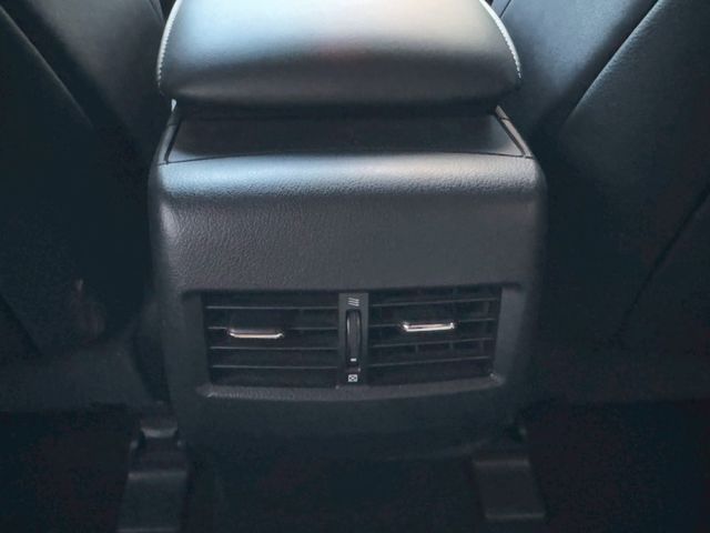 保證實車實價 / 免鑰匙啟動 / 摸門解鎖 / 定速 / 電動尾門  第10張相片