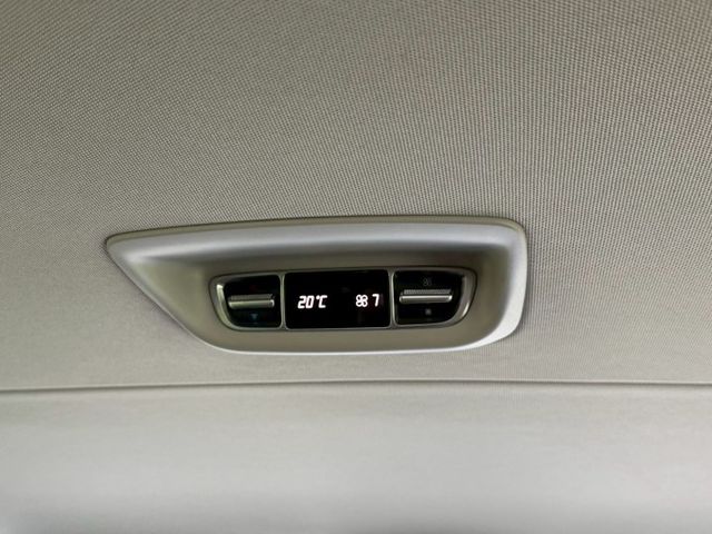 保證實車實價 / 2.0 柴油 / 七人座 / 電動尾門 / 電動滑門 / 倒車顯影 / 環景  第7張相片